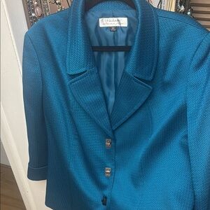 Tahari Blue Blazer with Tailored Fit and Notched Lapels